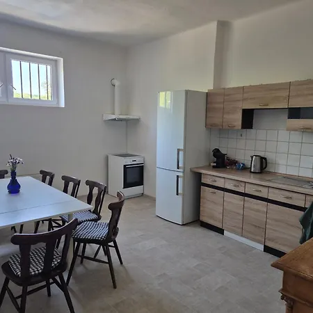 Konukevi U Skokovske Baby Žehrov